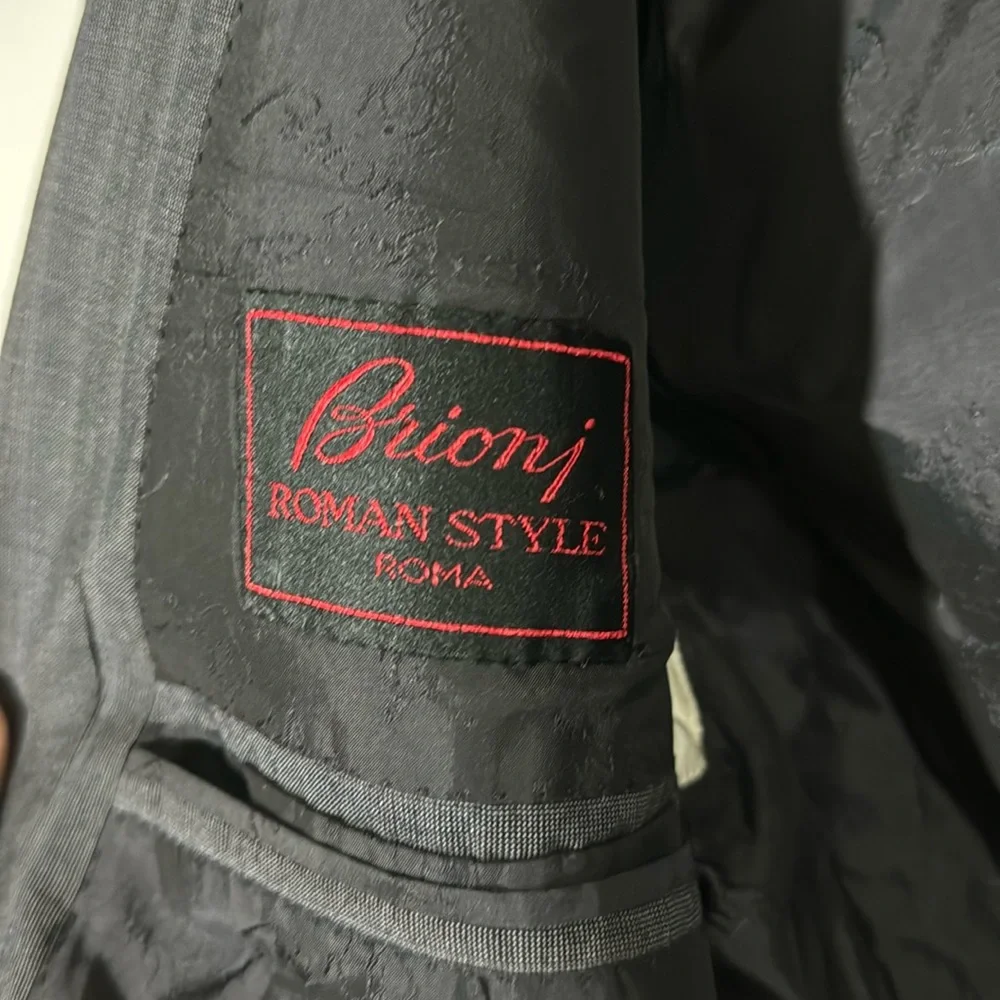 Brioni Double Breasted Blazer 44R excellent Condition - Picture 2 of 5